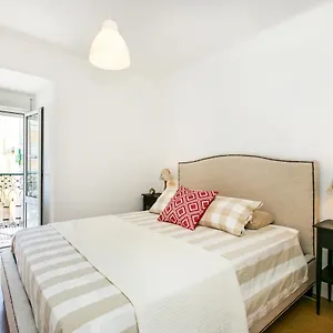 Belem! Charming 2 Bedroom W Terrace, Wifi & Free Street Parking , Lisboa Portugal
